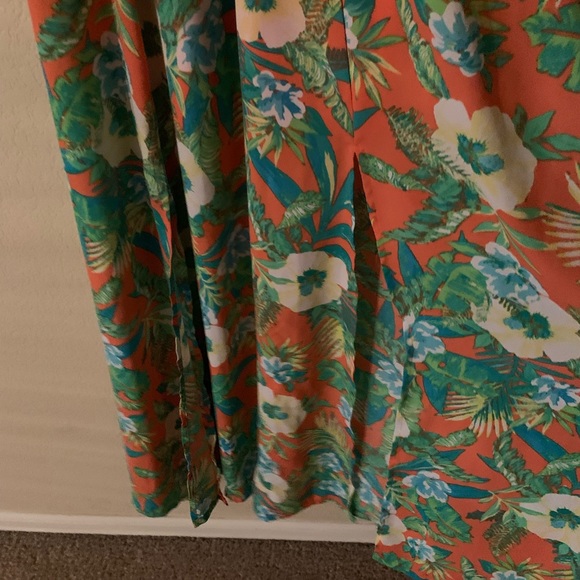 Sundress/ tropical  by Decree XS, front leg splits worn once. - Picture 14 of 14